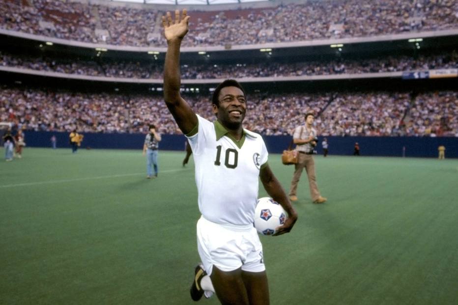 Pelé: veja quantos países já batizaram estádios com o nome do Rei do  Futebol