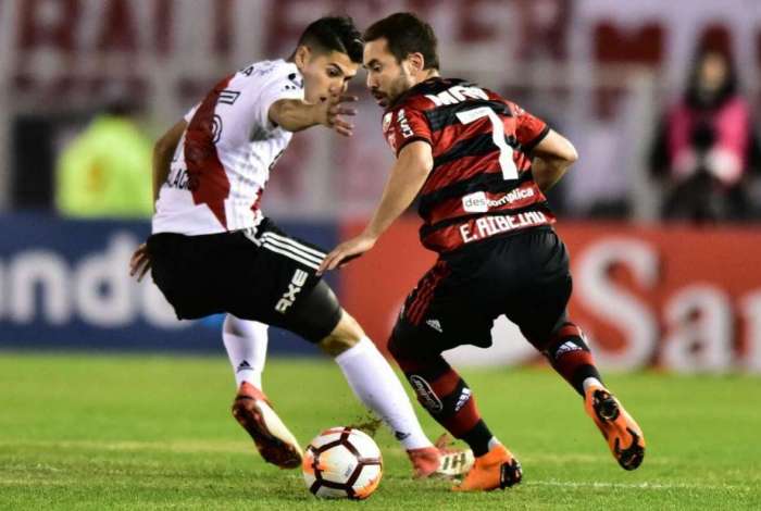 O CENÁRIO HISTÓRICO DE FLAMENGO x RIVER