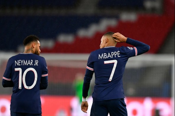 Mbappé e Neymar comandam vitória do PSG sobre o Bayern na