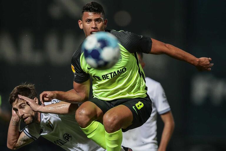 CAMPEÃO TROPEÇA E BENFICA DEVE SE ISOLAR