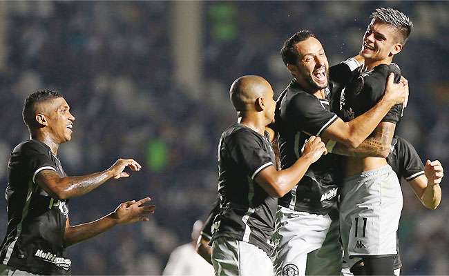 Com quatro gols de Cano, Fluminense faz 7 a 0 e vai à final do Carioca -  Superesportes