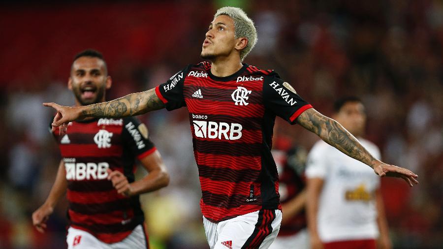 FLAMENGO VAI INVICTO AO MATA-MATA