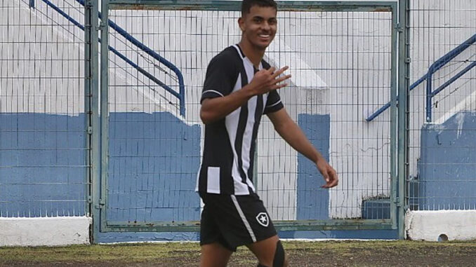 BOTAFOGO ESTREIA GOLEANDO