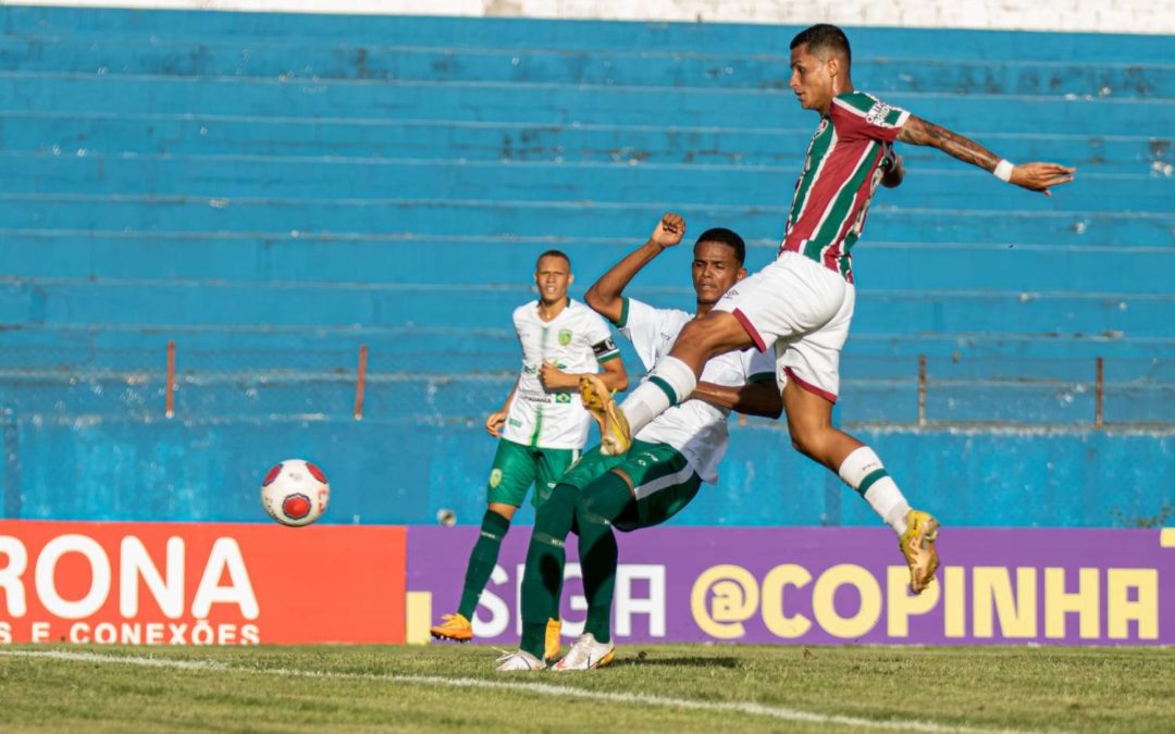 FLUMINENSE VENCE NOS ACRÉSCIMOS