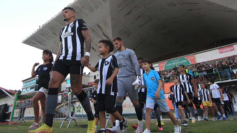 BOTAFOGO DECIDE COM EMPATE