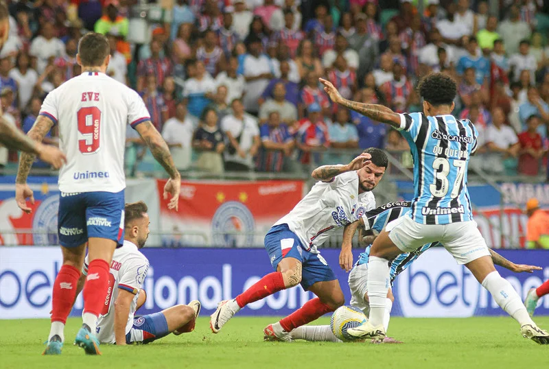  BAHIA VENCE GRÊMIO E ENCOSTA NO FLA