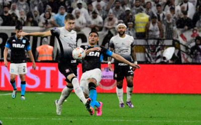 CORINTHIANS VIRA, MAS CEDE EMPATE